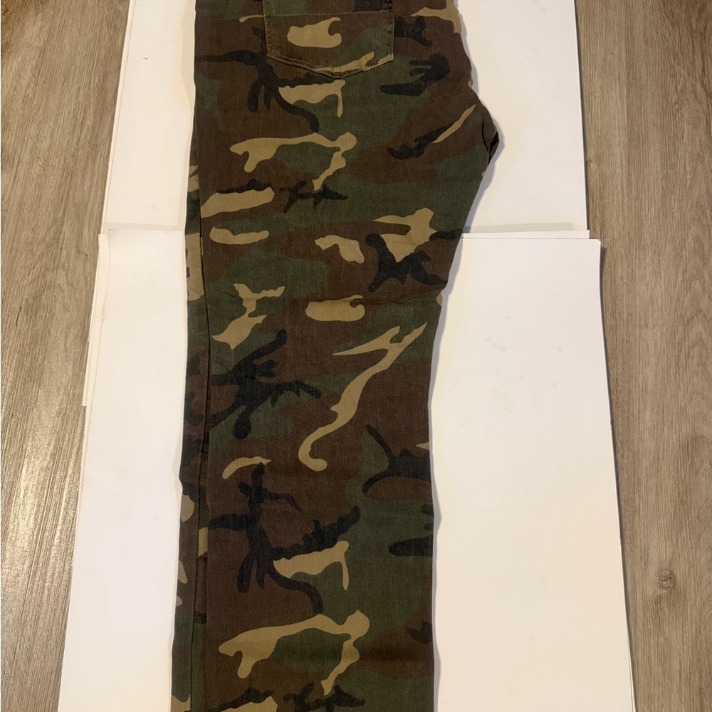 blind trust jeans /Camo Relaxed Fit Men's Jeans sizes vary